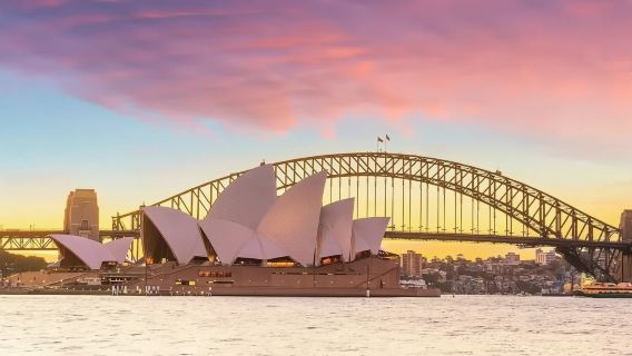 Bootsfahrt zum Abendessen bei Sonnenuntergang in Sydney