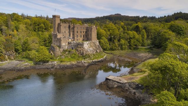 Fairy Pools, Isle of Skye, and Dunvegan Castle - Small Group Tour