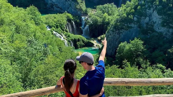 Escursione guidata di un giorno al Parco nazionale dei laghi di Plitvice da Spalato