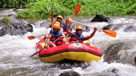 バトゥール山ジープサンライズ・ブラックラバ・ラフティングツアー(朝食・昼食付き)