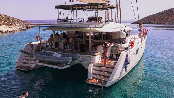 Pelayaran Catamaran ke Pulau Dia dengan Aktiviti Makan dan Air