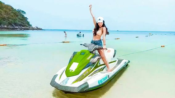 Plongée avec tuba et parc aquatique à Koh Larn à Pattaya, en Thaïlande, avec repas de fruits de mer évolutif et photographie de voyage