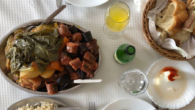 Ночная программа в Фурнасе с термальными ваннами и ужином.