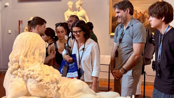 Skip the line: Uffizi and Accademia Small Group Walking Tour