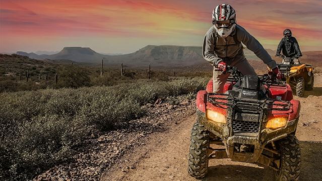 Penyewaan ATV Gurun Centipede Mandiri