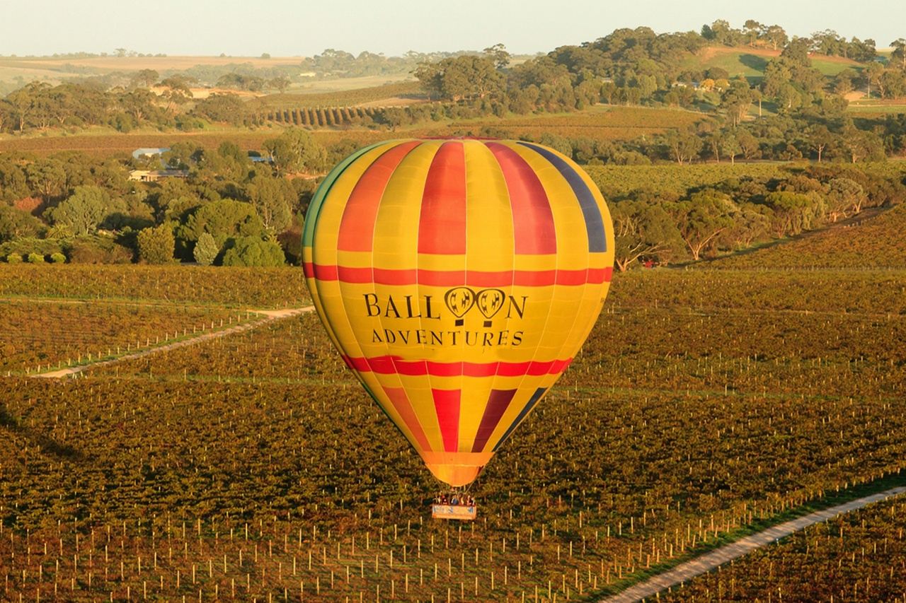 South Australia Barossa 1-hour hot air balloon ride + breakfast