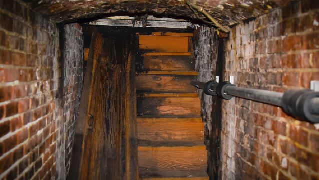 Tur Terowongan Bawah Tanah Berhantu Shanghai dengan Cicipan Bir