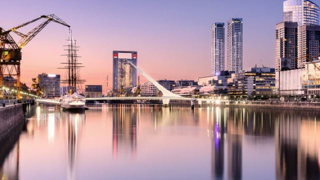 Tour grupal por la ciudad de Buenos Aires (CANCELABLE)