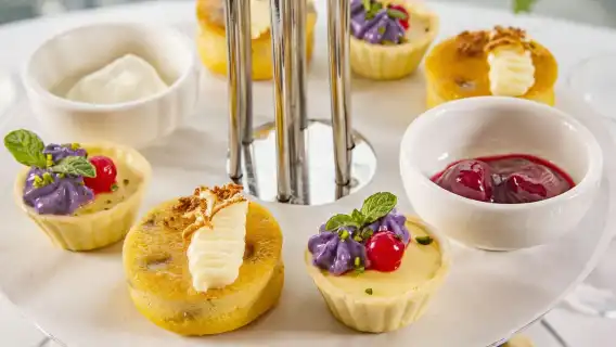 Restoran Berputar Menara Guangzhou|Restoran Perancis Lutetia|minum petang