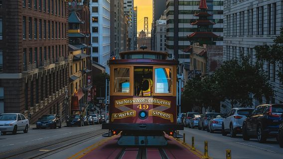 San Francisco: AL ANOCHECER: Tranvía con recorrido basado en aplicación