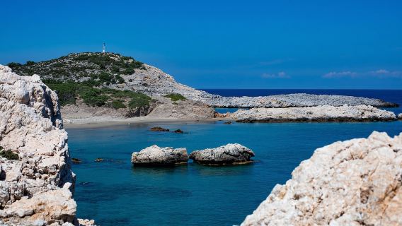 I punti salienti di Ikaria: soste nei villaggi, sorgenti termali e pranzo