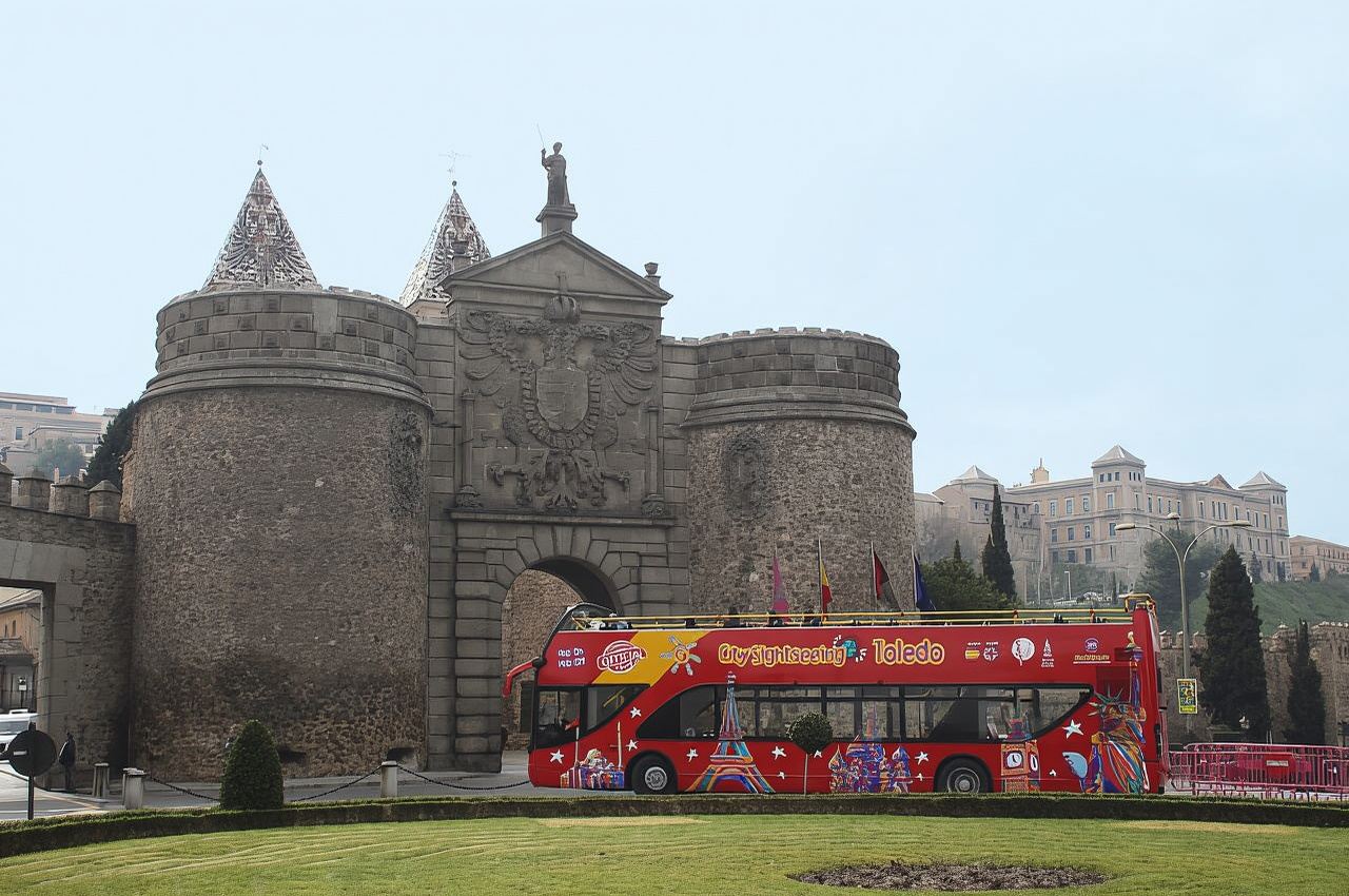Toledo: tour in autobus hop-on hop-off della città e extra