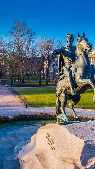 однодневный тур в Екатерининский парк + Нижний парк + Сенатскую площадь