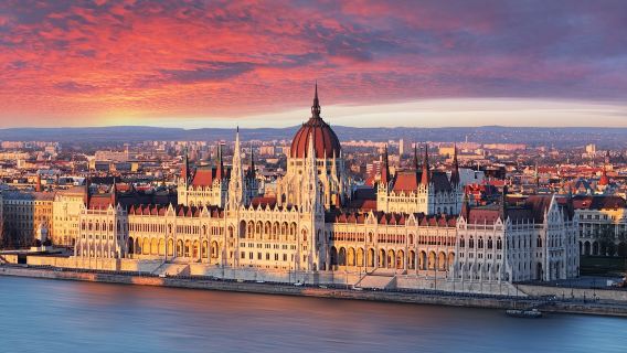 Budapest Zentralmarkthalle + Royal Palace + Fischerbastei + Parlamentsgebäude Tour