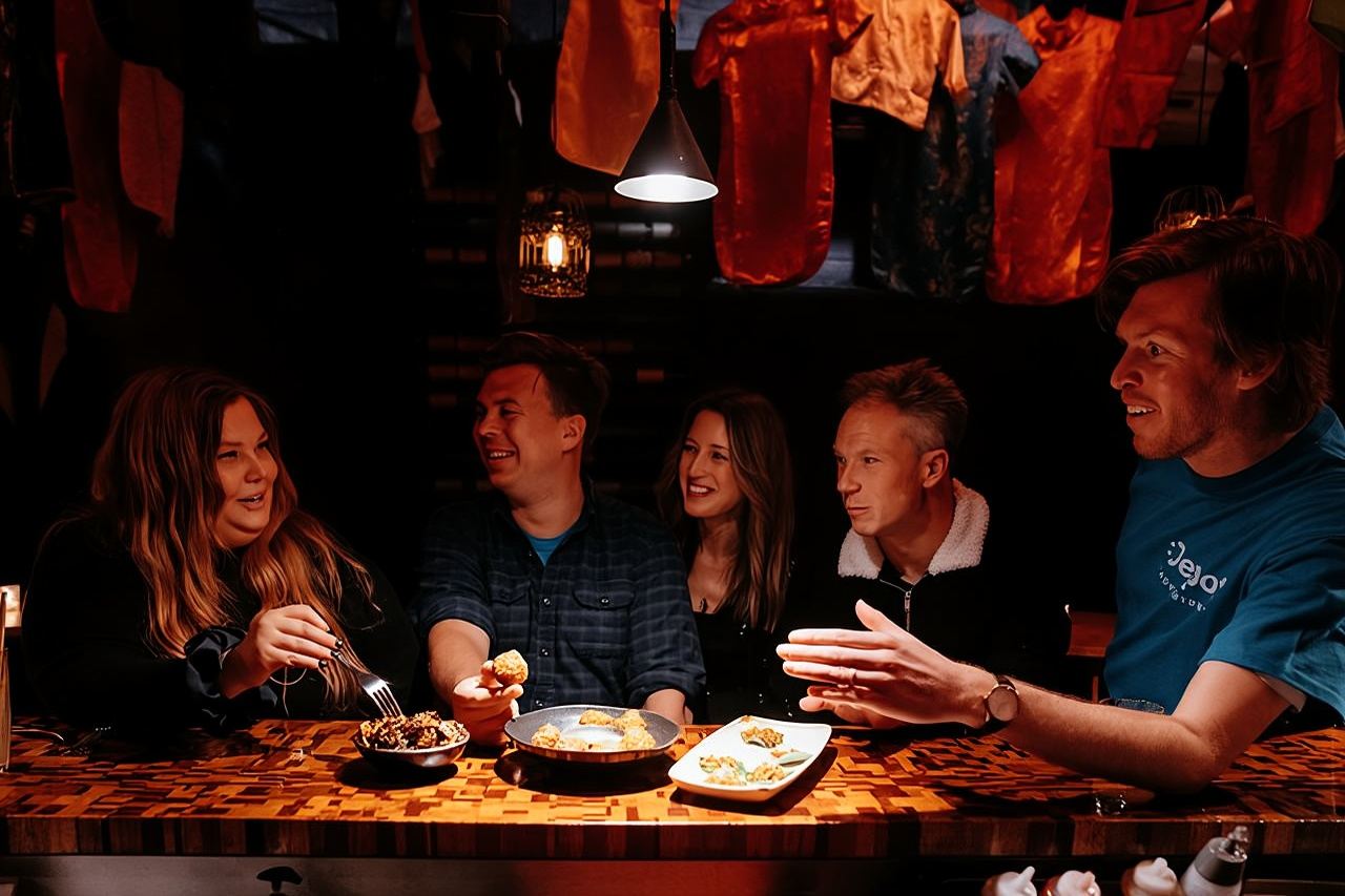 Melbourne: Progressive Dinner Tour - Chinatown, Laneways & Drink