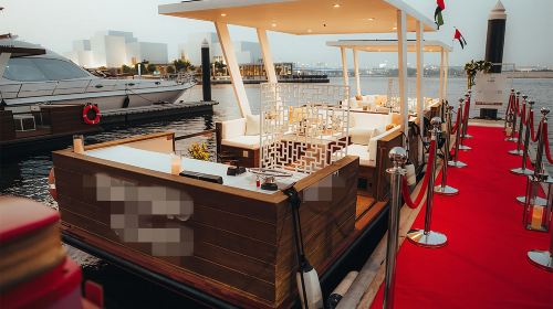 Dream Boat Floating Cafe in Dubai 9