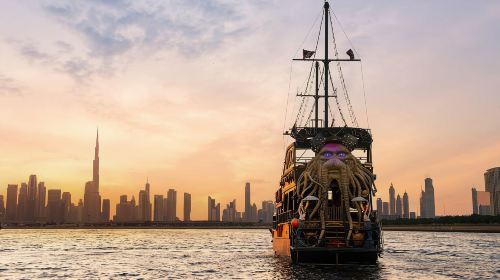 Canal Pirate Ship Sightseeing Cruise with Transfer and Optional Unlimited Pizza Meal Day Tours 1