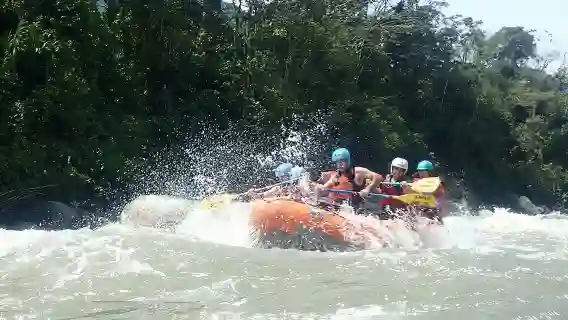 Extreme Rafting in Baños de Agua Santa Level III and IV+