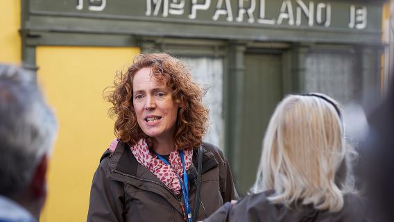 Visita guiada privada a la historia esencial de Ennis con la Dra. Jane O'Brien