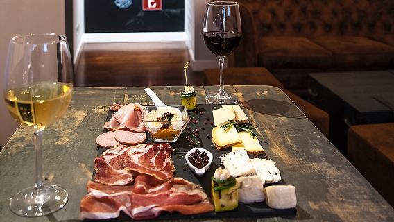 Rome: Wine Tasting in Trastevere with Food and Gelato