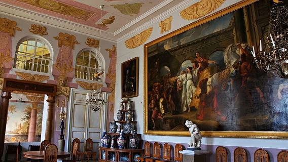 Moscow military tank + vintage car close contact experience 1-day tour in Russia