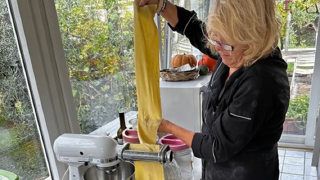 Da Roma: Corso di cucina sulla pasta fresca in un agriturismo con una persona del posto
