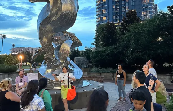 UPTOWN FUNK：夏洛特1小時城市導覽步行團