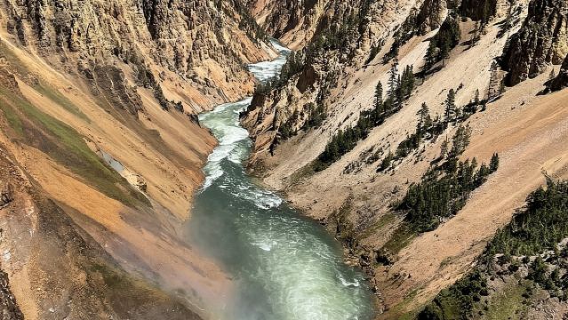 Full Day Yellowstone National Park Tour with lunch included