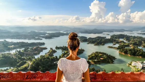 Medellin: Guatape Tour with Boat, Breakfast, Lunch & Llamas