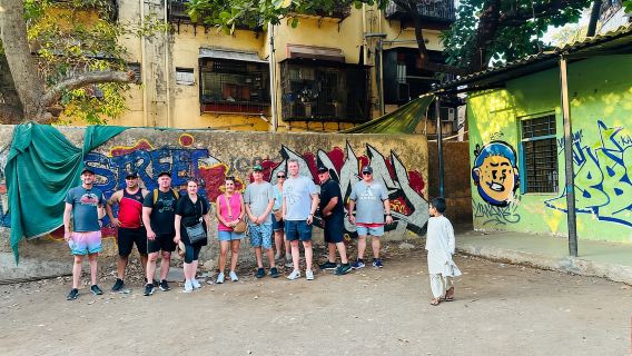 Inside Dharavi: alla scoperta del tour culturale delle baraccopoli di Mumbai