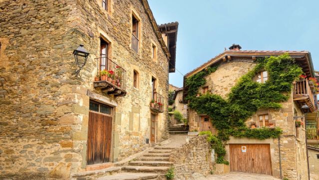 Tour di un giorno a Barcellona, Sagrada Familia e il villaggio di Rupit in Spagna