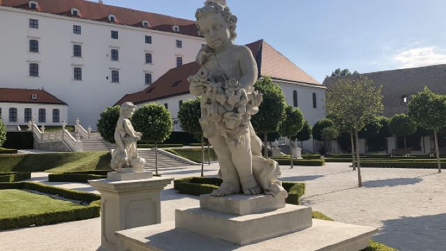 Bratislava: Old Town, Castle & Cathedral Walking Tour