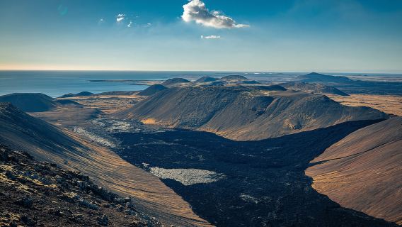 From Reykjavik: Volcano Hike, Reykjanes Geopark & Sky Lagoon