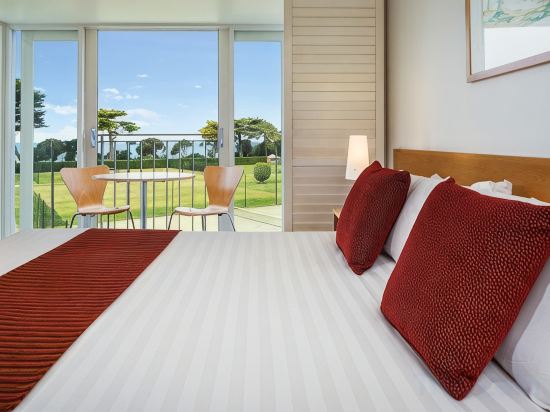 Mantra Lorne Room Type - One Bedroom Apartment with Garden View