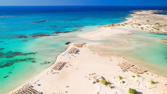 Excursión a la playa de Elafonisi desde Chania con parada en el pueblo de Elos.