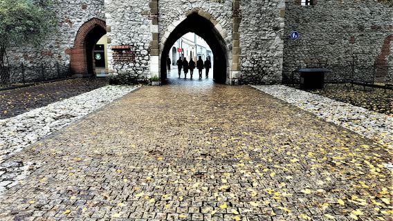 Krakow Old Town exploration game and tour