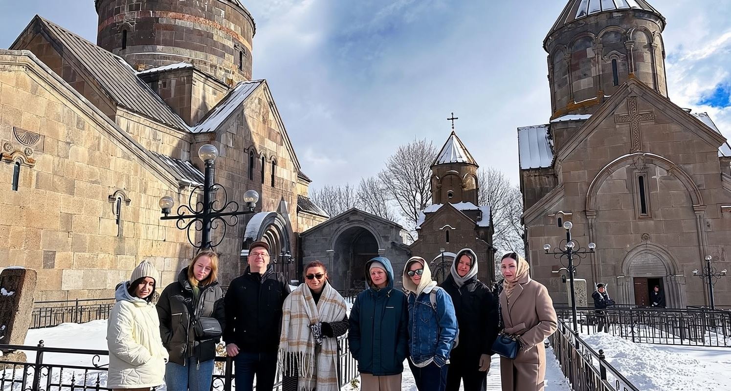 Privétour in Armenië: Bloemenvallei, Kecharis, Geghard-klooster en Garni-tempel