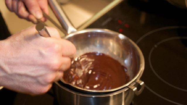 파리 저녁 요리 강습 (프랑스식 저녁 식사 및 시장 방문 옵션 포함)