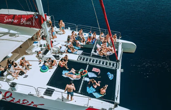 赫瓦爾及派克林斯基群島全日雙體郵輪之旅（含餐飲及免費飲品）