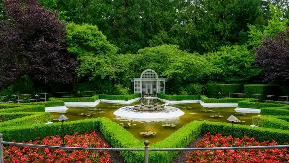 Victoria & Butchart Gardens Tour with Ferry from Vancouver 