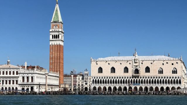 ทัวร์เรือเต็มวันไปยังเกาะเวนิสจากจัตุรัสเซนต์มาร์ค