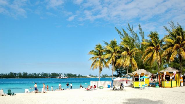 Private Guided Island Tour in Nassau Bahamas -Free Wifi & Drinks
