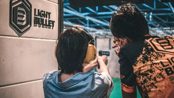 泰國芭堤雅射擊場 Light Bullet真槍靶場光影 芭達雅射擊俱樂部實彈打靶體驗中心(多槍型選擇+專業教練)