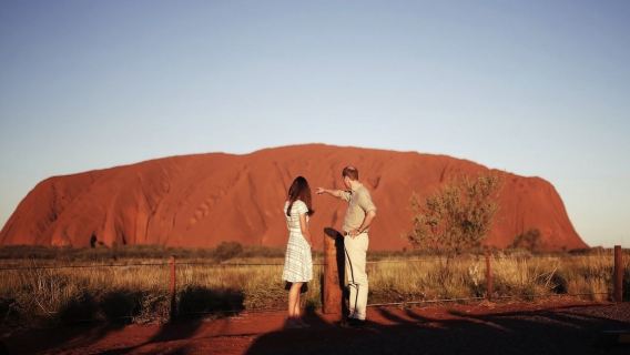 Uluru Light and Shadow Sunrise Immersive Tour [English service + hotel shuttle + multilingual audio guide device]