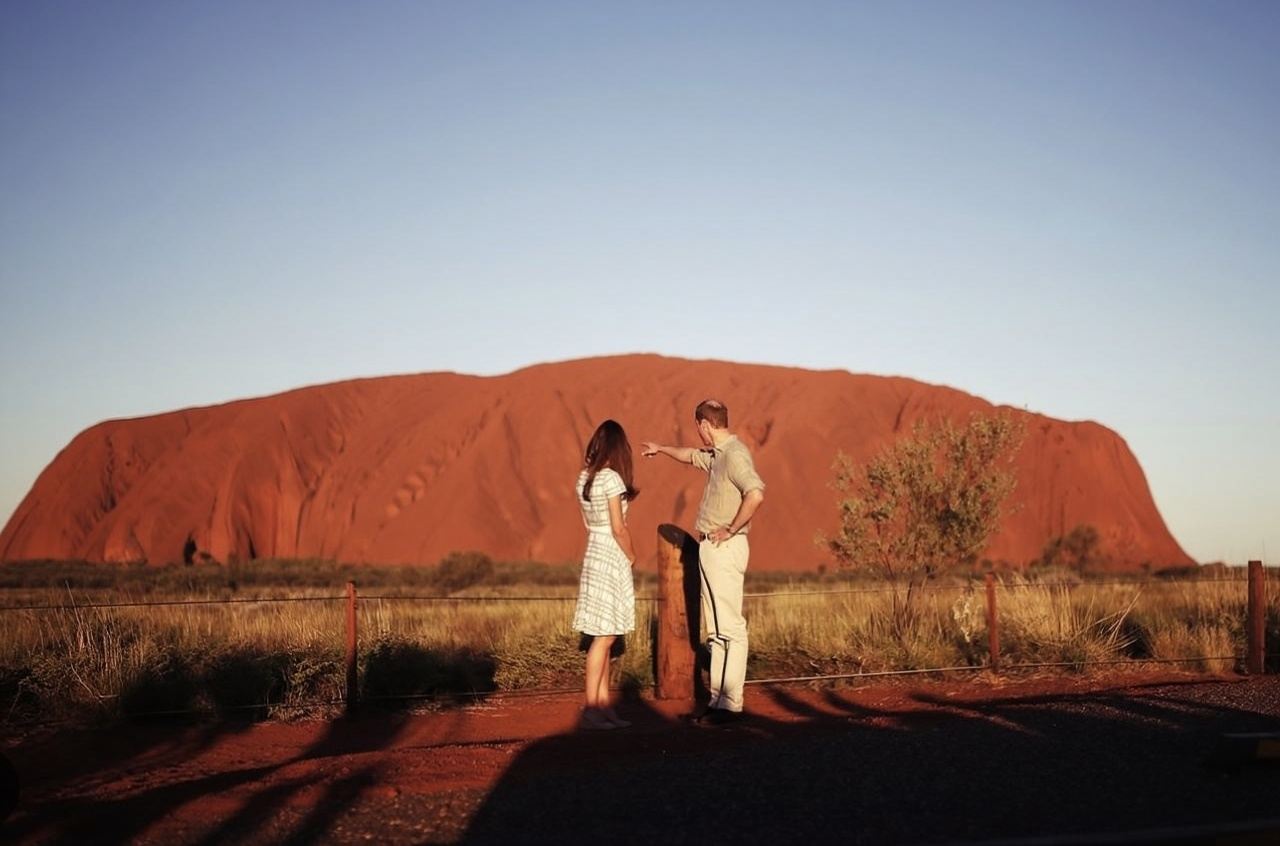 Uluru Light and Shadow Sunrise Immersive Tour [English service + hotel shuttle + multilingual audio guide device]