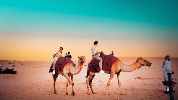 อาบูดาบี: ซาฟารีทะเลทรายพร้อมบาร์บีคิว เต้นรำหน้าท้อง และเต้นรำทันนูรา