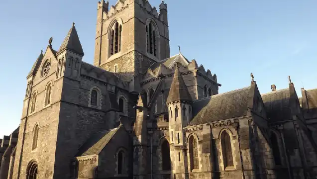 Dublin: Sightseeing Walking Tour in German