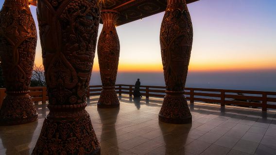 Чиангмай: Храм Дойсутхеп и поездка к водопаду Липкий