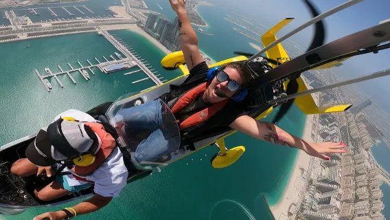 Gyrocopter Dubai Gyrocopter - Tanda Tangan Resmi Langsung - Pangkalan Terjun Payung Palm Jumeirah - Gyrocopter 360 derajat untuk Berwisata di Ketinggian - 1 Pilot, 1 Penumpang - Termasuk Video dan Foto