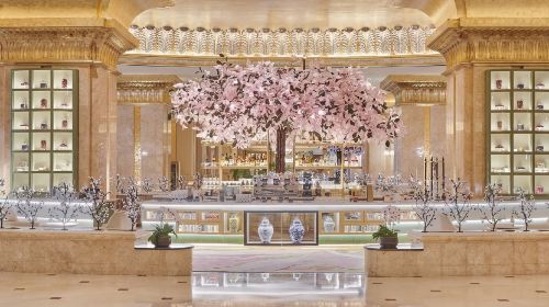 Abu Dhabi Emirates Palace Hotel dining experience 4